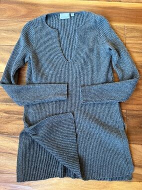 Anthropologie Charcoal Ribbed V-Neck Sweater FITS LIKE A SMALL